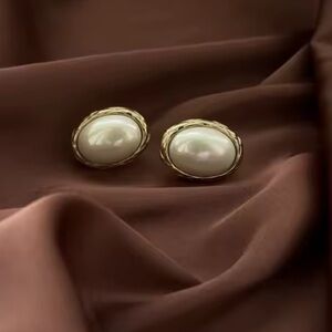 Luxury Vintage Style Oval Pearl Statement Earrings Gold Tone